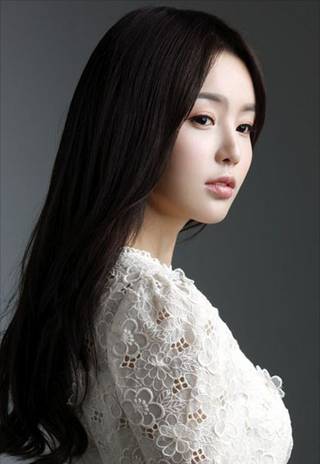 Nam Gyu Ri sebagai Shin Ji Hyun (programs.sbs.co.kr)