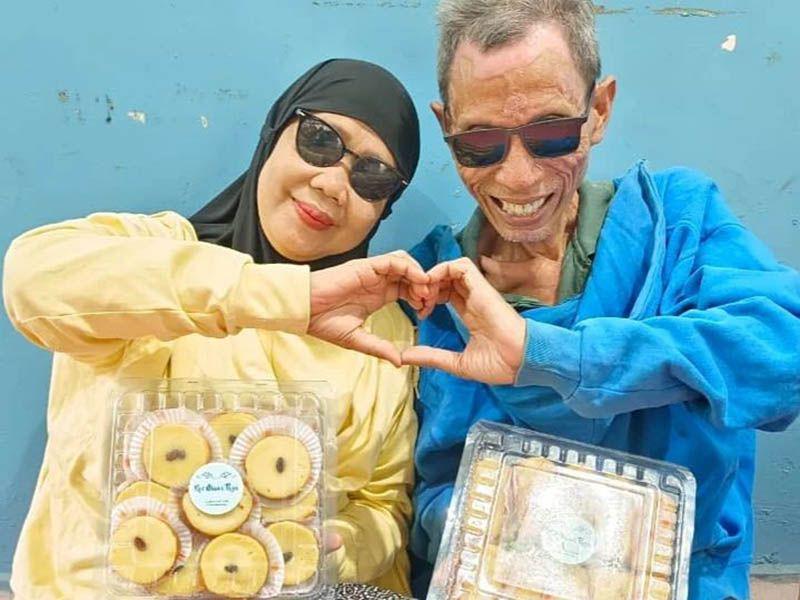 Tenar di Kalangan Ojek Daring, 10 Video Bucin ala Babeh Ojol dan Istri