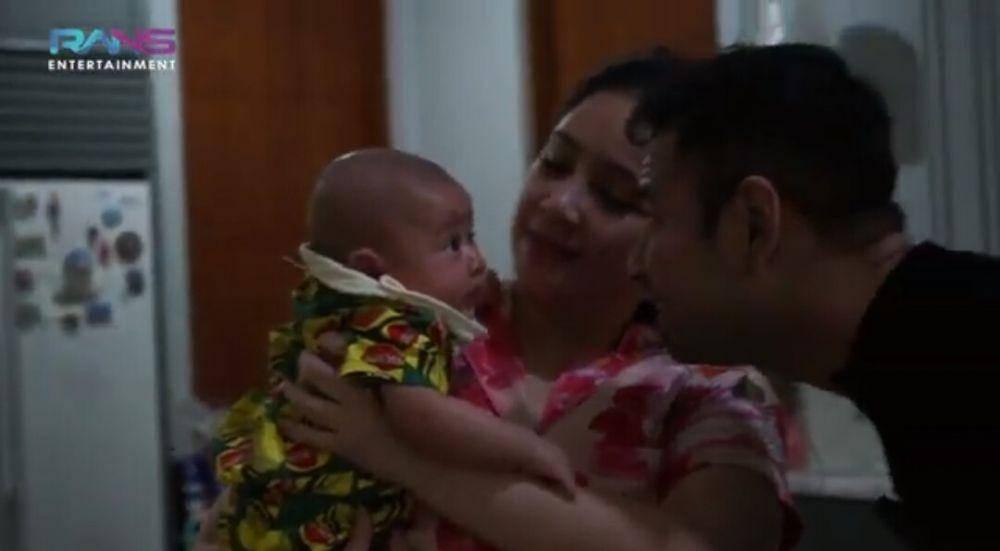 Raffi Ahmad pulang ke rumah setelah isoman. (youtube.com/Rans Entertainment)