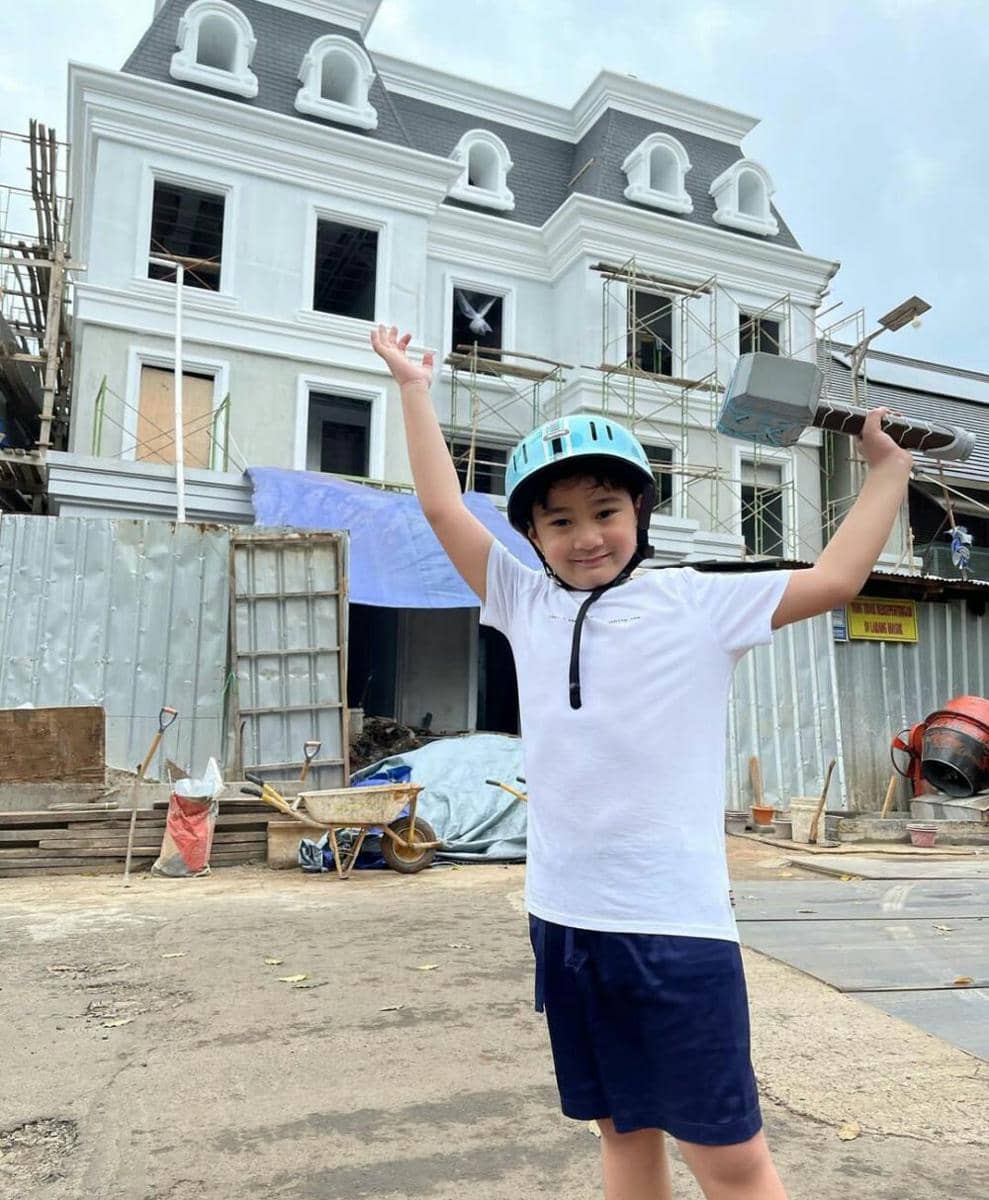 potret artis berlatar rumah mewahnya yang belum jadi (instagram.com/raffinagita1717)