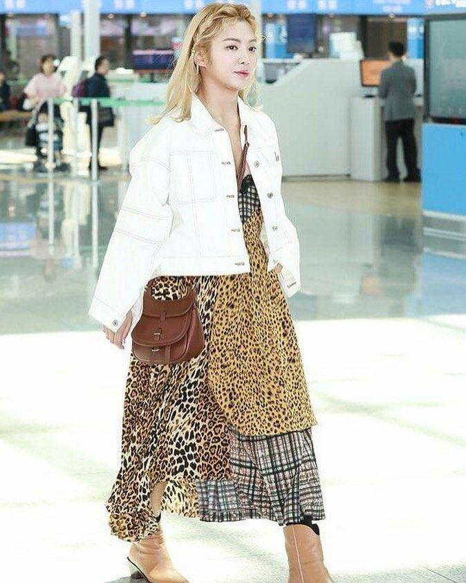 boots ala member SNSD (instagram.com/snsdoutfit)