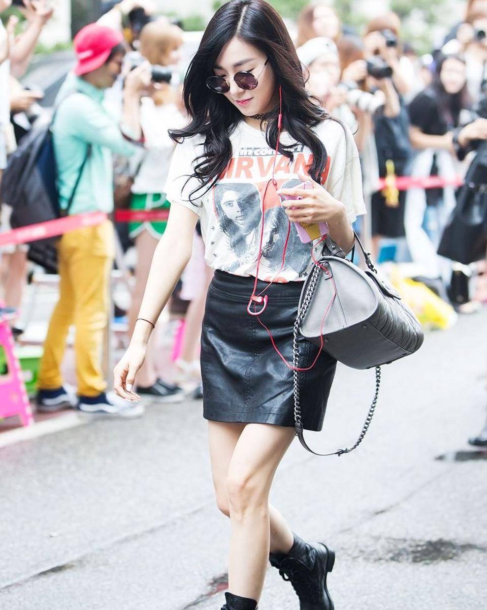 boots ala member SNSD (instagram.com/snsdoutfit)