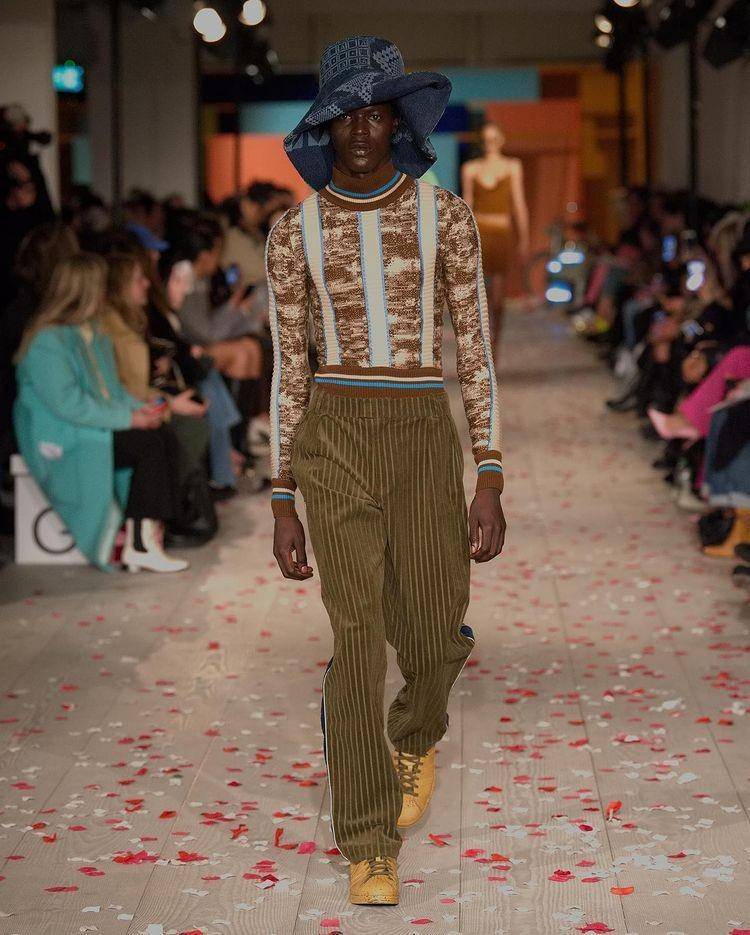 Outfit vintage Bollywood (Instagram.com/Ahluwalia)
