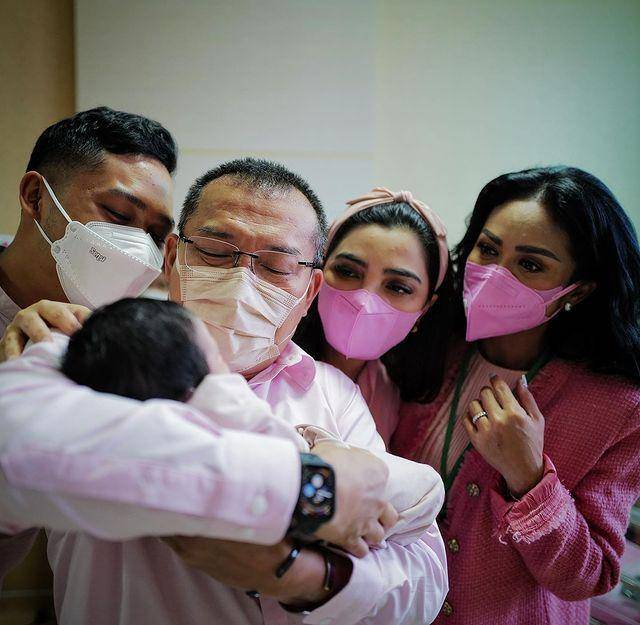 potret keluarga Anang Hermansyah (instagram.com/ananghijau)