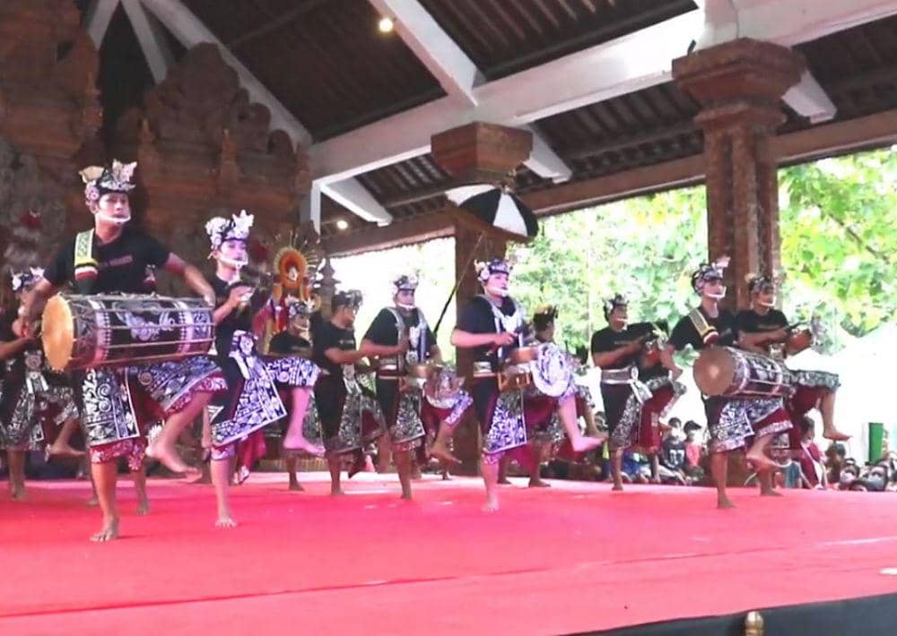 Sekeha Baleganjur ST Widya Bhakti, Banjar Pegok. (YouTube.com/Gus Widish)