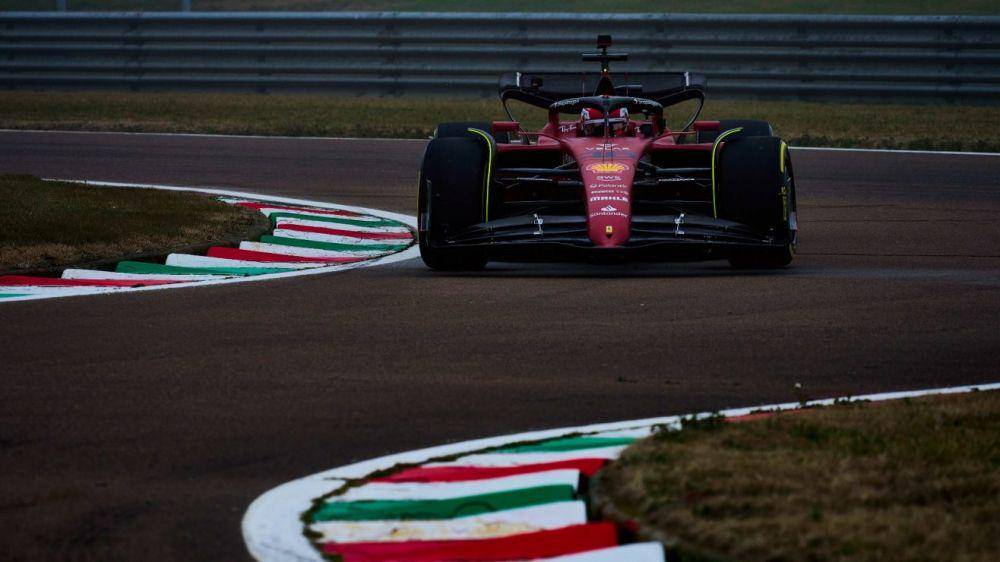 Charles Leclerc saat mengendarai F1-75 di Fiorano. (formula1.com)