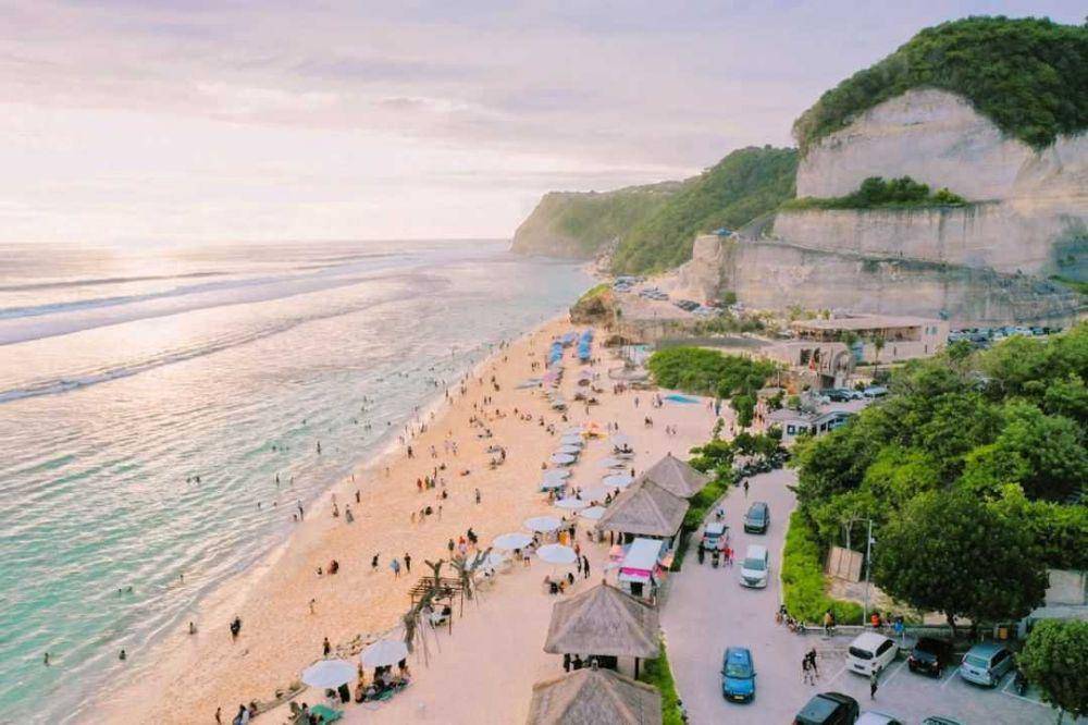 Pantai Melasti (instagram.com/melastibeach.official)