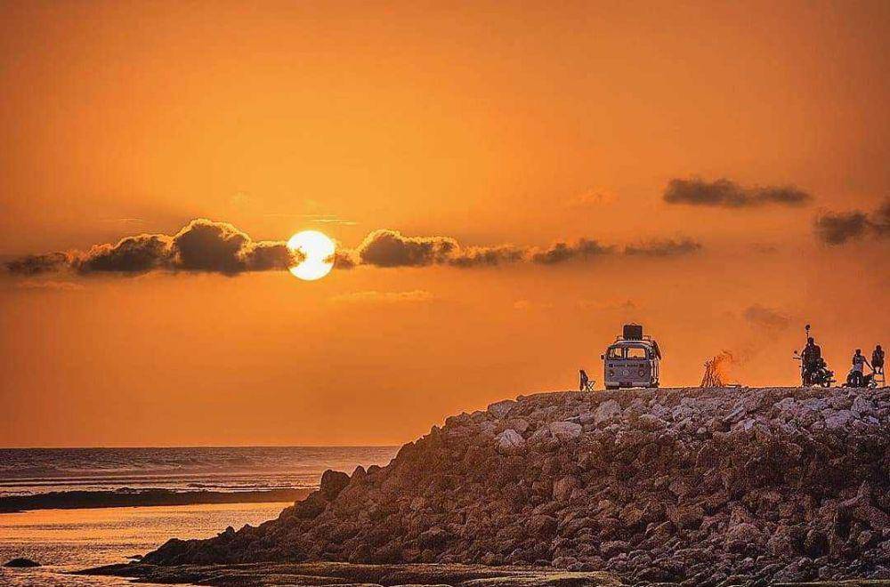 Pantai Melasti (instagram.com/melastibeach.offical)