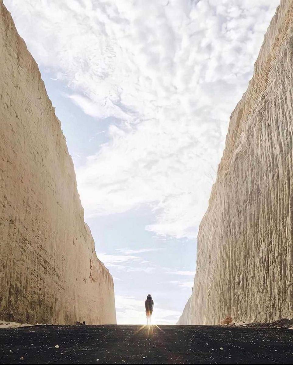 Pantai Melasti (instagram.com/melastibeach.official)