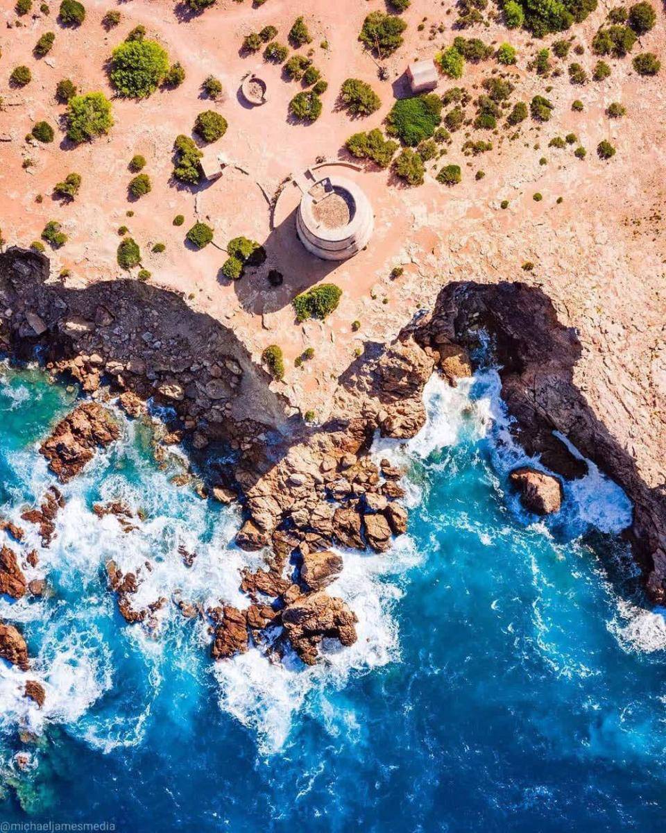 Cala Comte Beach (instagram.com/ibizadvisor_official)