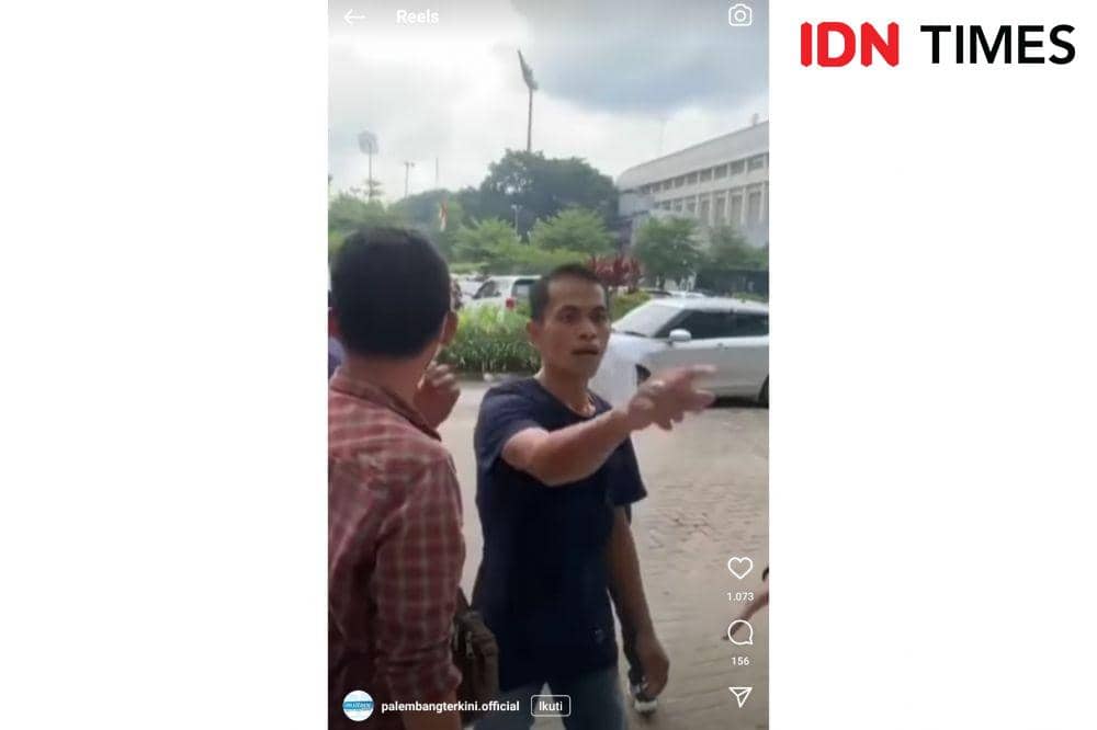 Seorang Polisi di Palembang Dikeroyok Penagih Utang