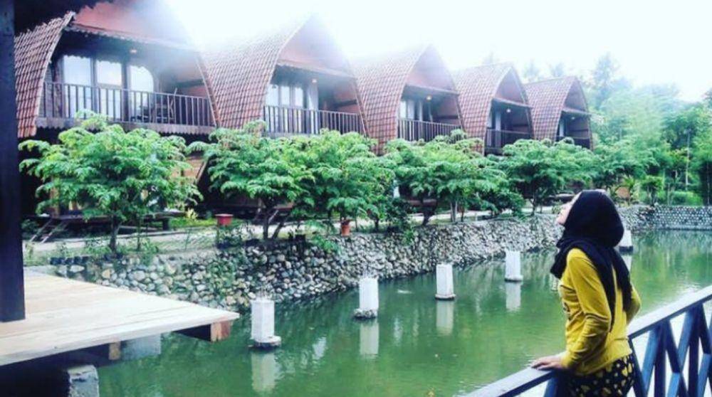 Kampung Pacitan Hotel & Resto.instagram.com/ririn_wida