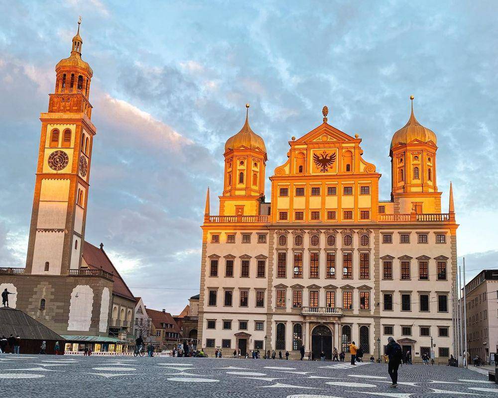 Rathausplatz (instagram.com/_justyna_fi._)