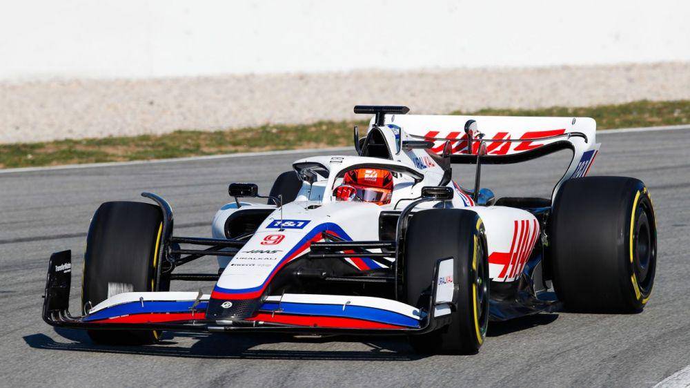 Nikita Mazepin saat mengemudikan VF-22 (formula1.com)