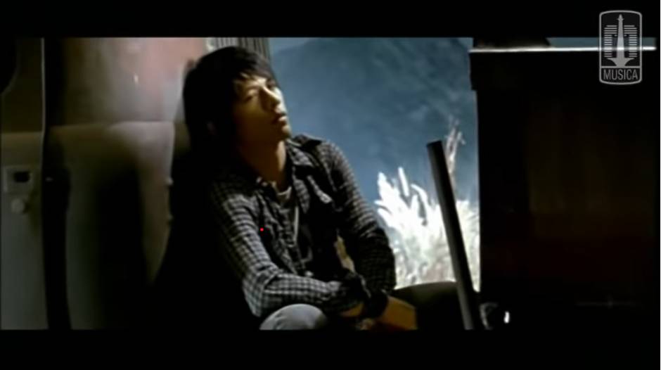 Kisah Cintaku - Peterpan (youtube.com)