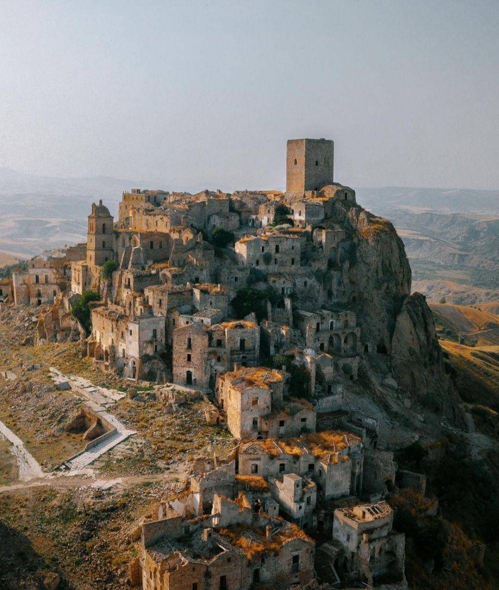 Craco (instagram.com/andremeta)