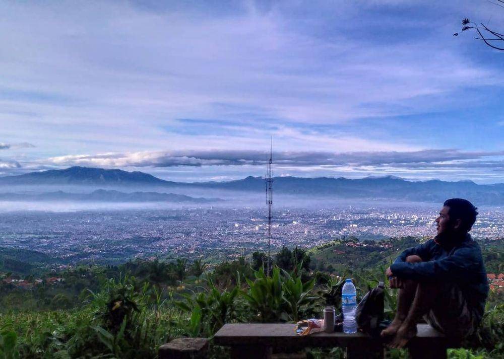 Bukit Moko, Bandung (instagram.com/pareg_art)