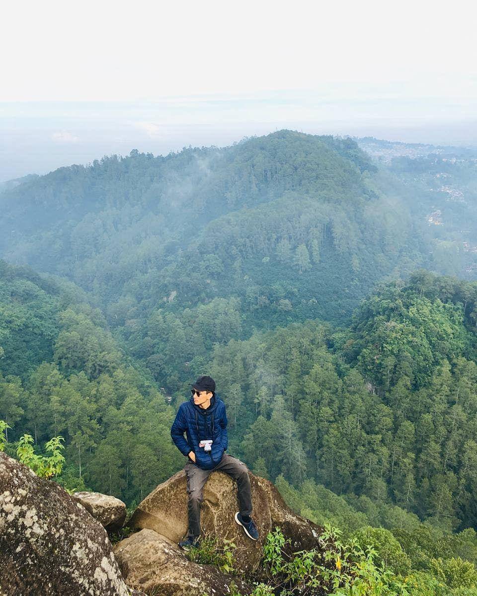 Tebing Keraton, Bandung (instagram.com/riofauzi_)