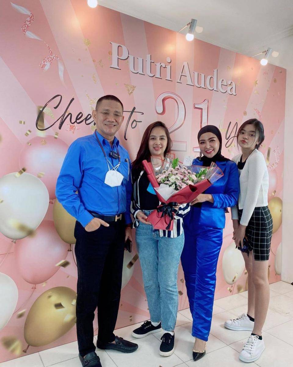 potret Bella Saphira dan kedua putrinya (instagram.com/bellasaphiraofficial)