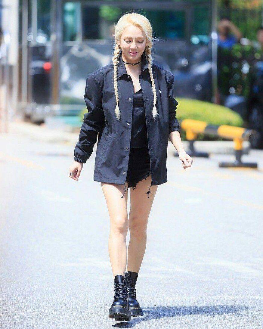 boots ala member SNSD (instagram.com/snsdoutfit)