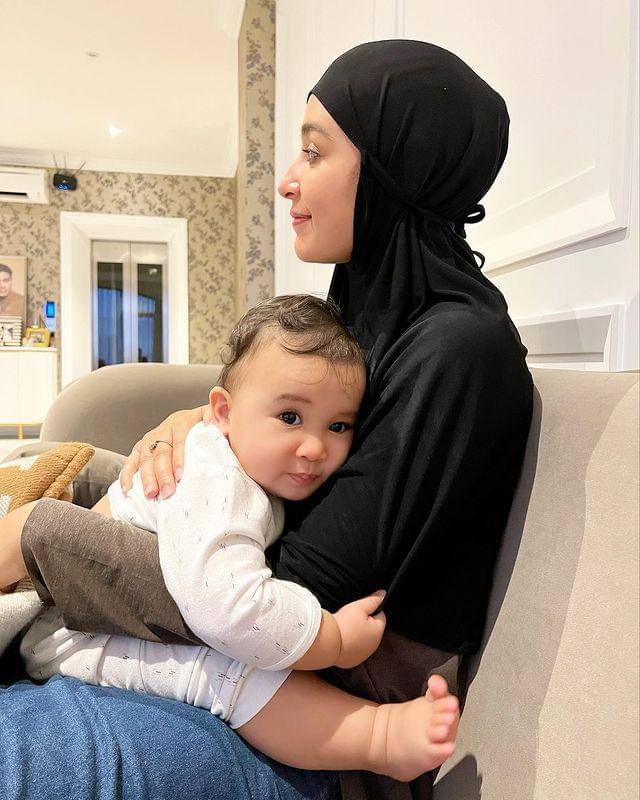 potret Shireen Sungkar dan keponakan (instagram.com/shireensungkar)