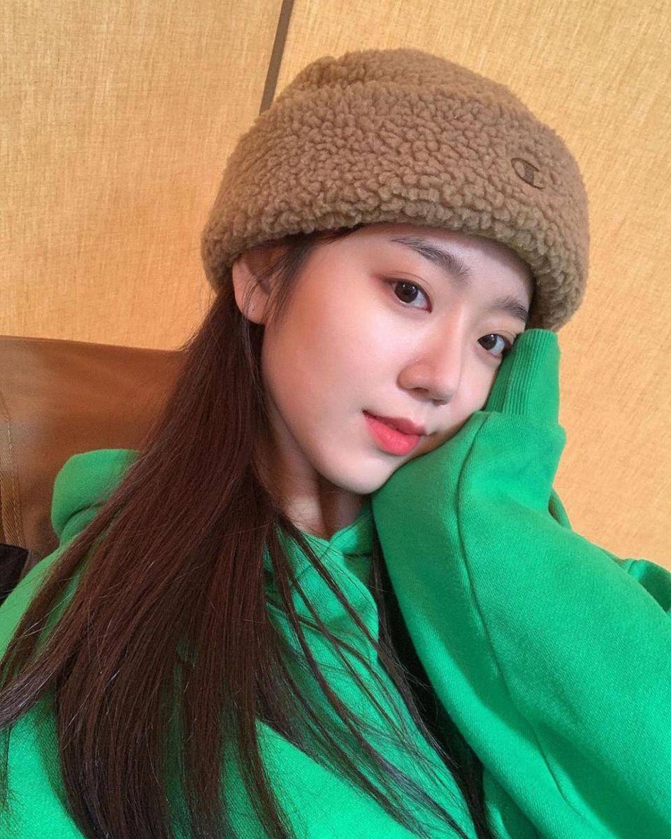 Jeon Hye Won (instagram.com/hyeweon__)