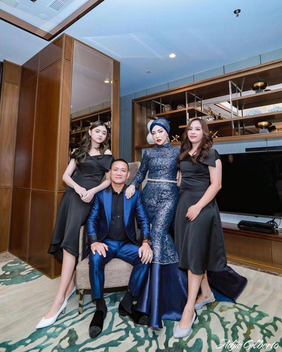 potret Bella Saphira dan kedua putrinya (instagram.com/bellasaphiraofficial)