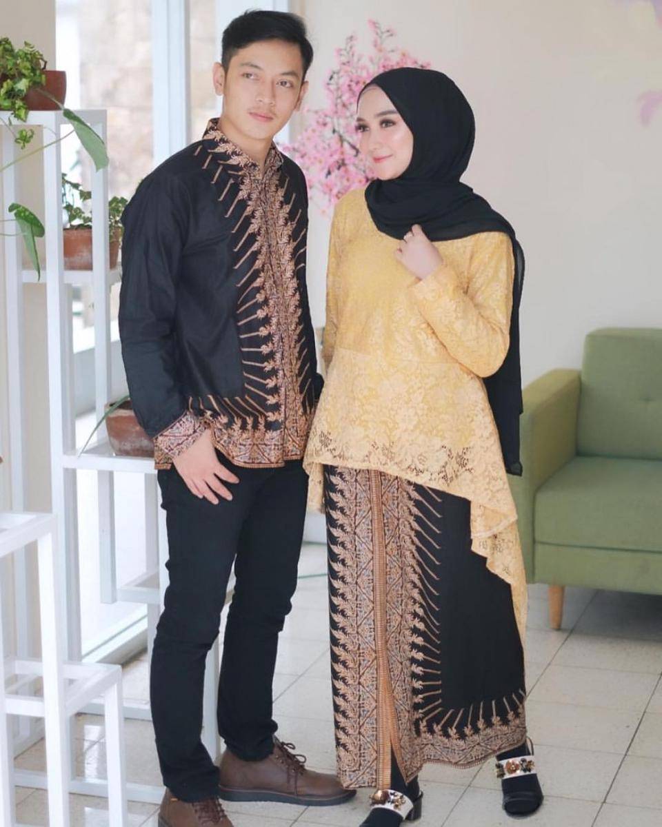 OOTD batik couple ala selebgram Nurul Hikmah Febriany (instagram.com/nurulhikmahfebriany)