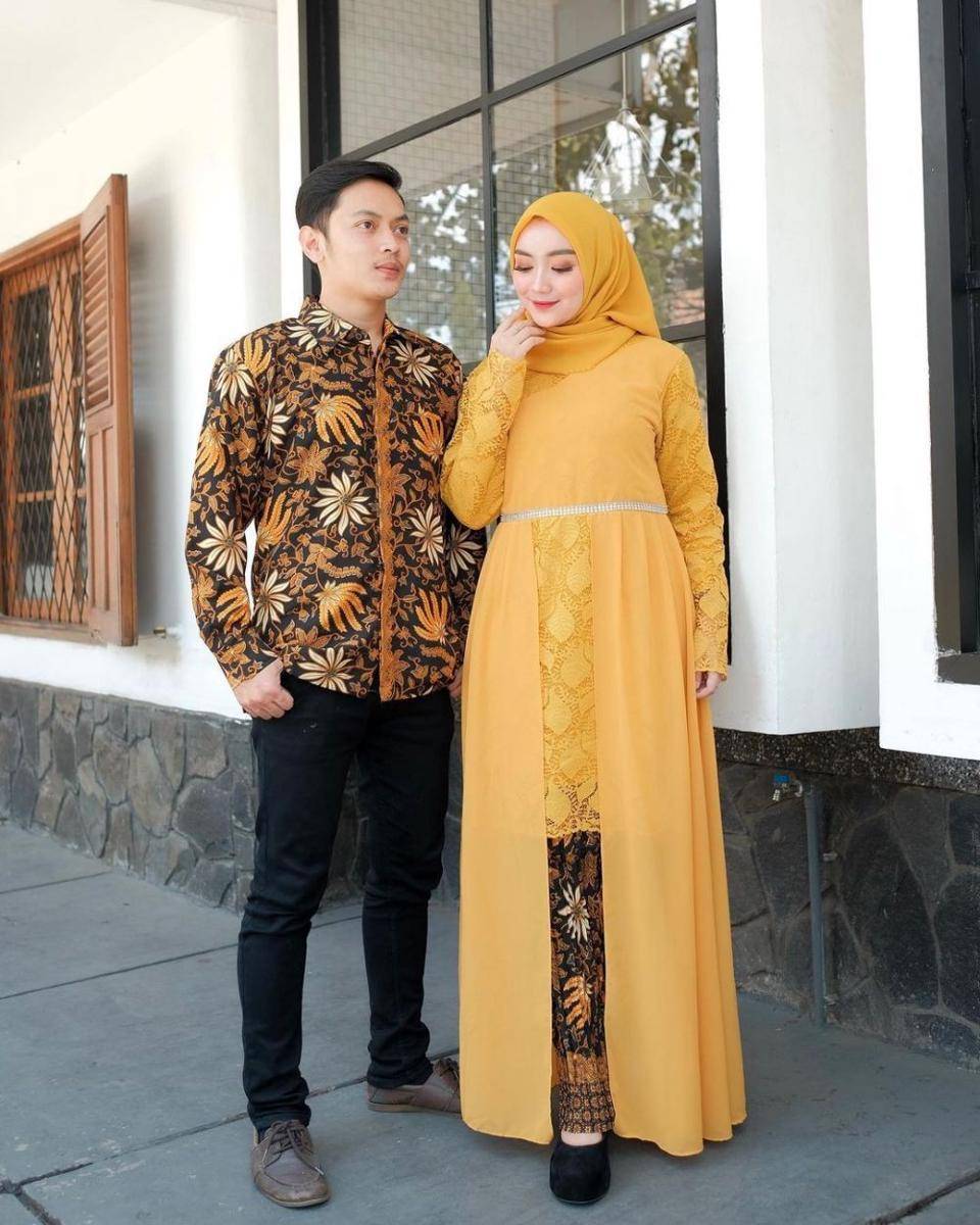 OOTD batik couple ala selebgram Nurul Hikmah Febriany (instagram.com/nurulhikmahfebriany)