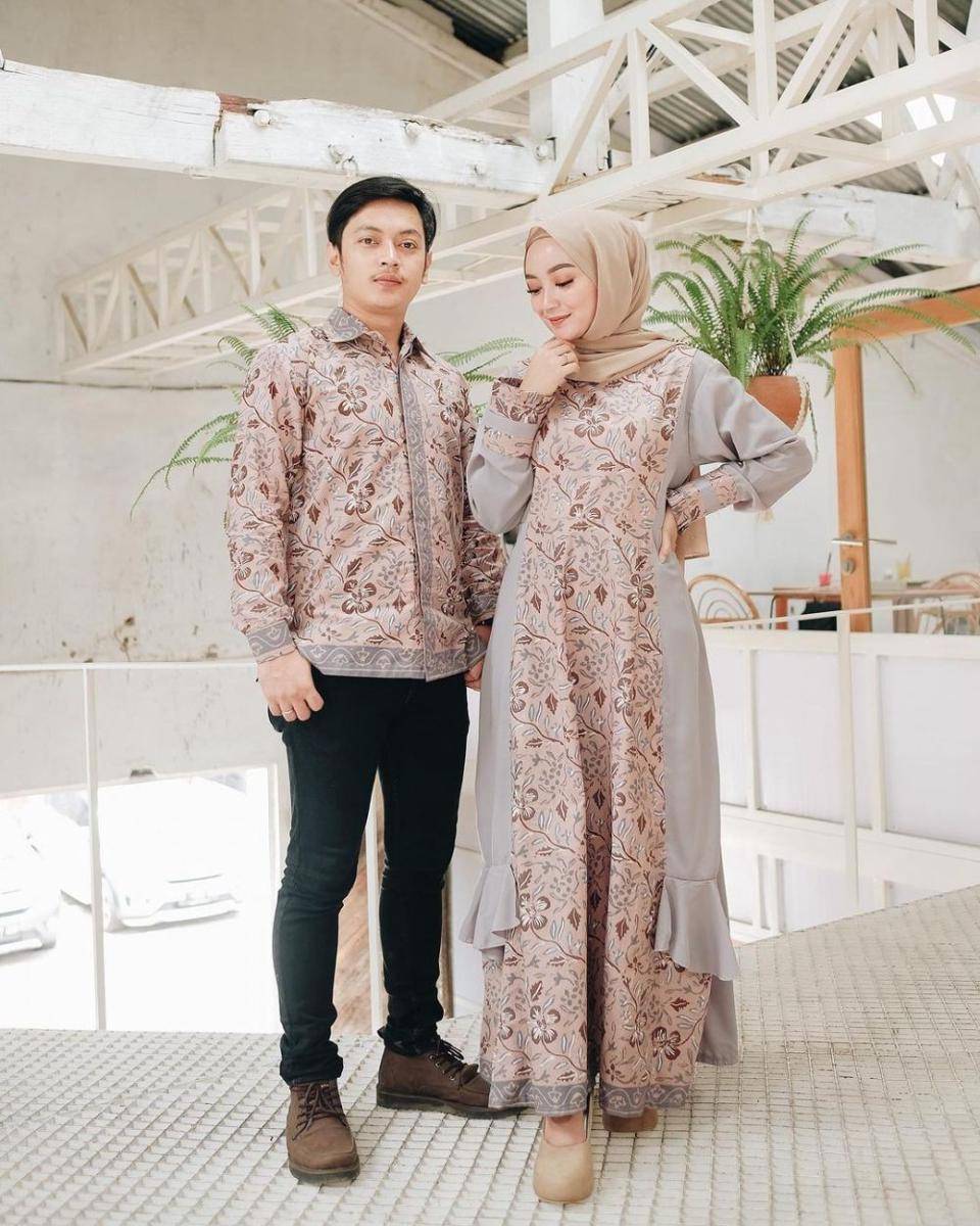 OOTD batik couple ala selebgram Nurul Hikmah Febriany (instagram.com/nurulhikmahfebriany)