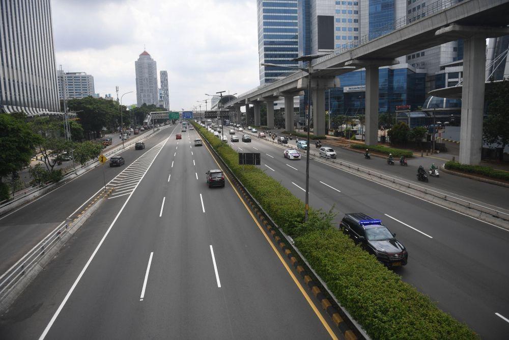 8 Tips Aman Berkendara di Jalan Tol, Jangan Rem Mendadak