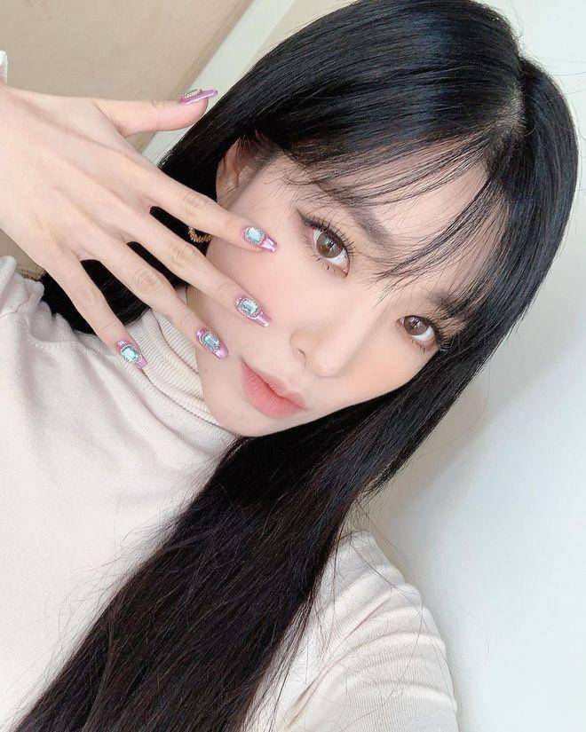 nail art Tiffany SNSD (twitter.com/SMGirls4)