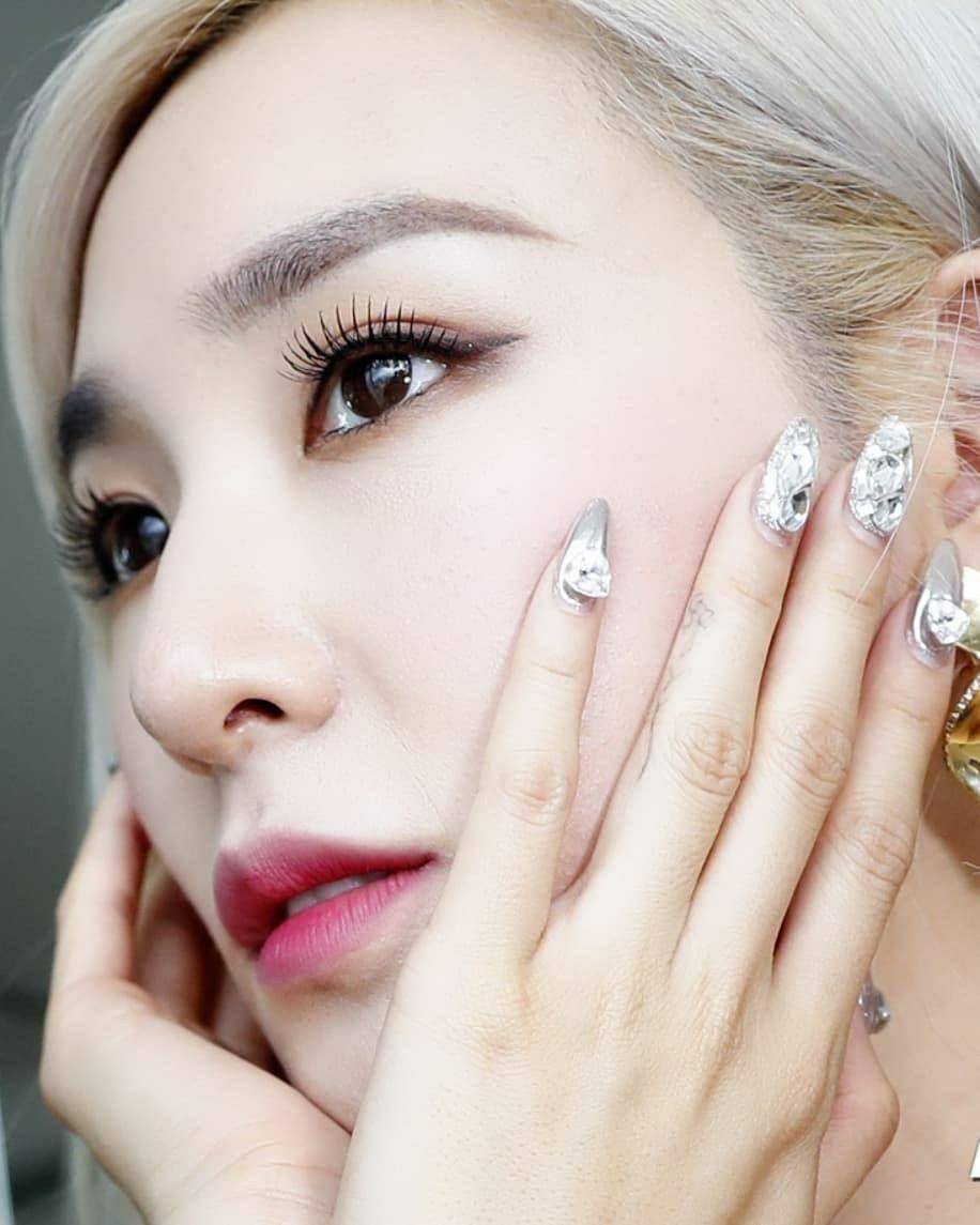 nail art Tiffany SNSD (twitter.com/SMGirls4)