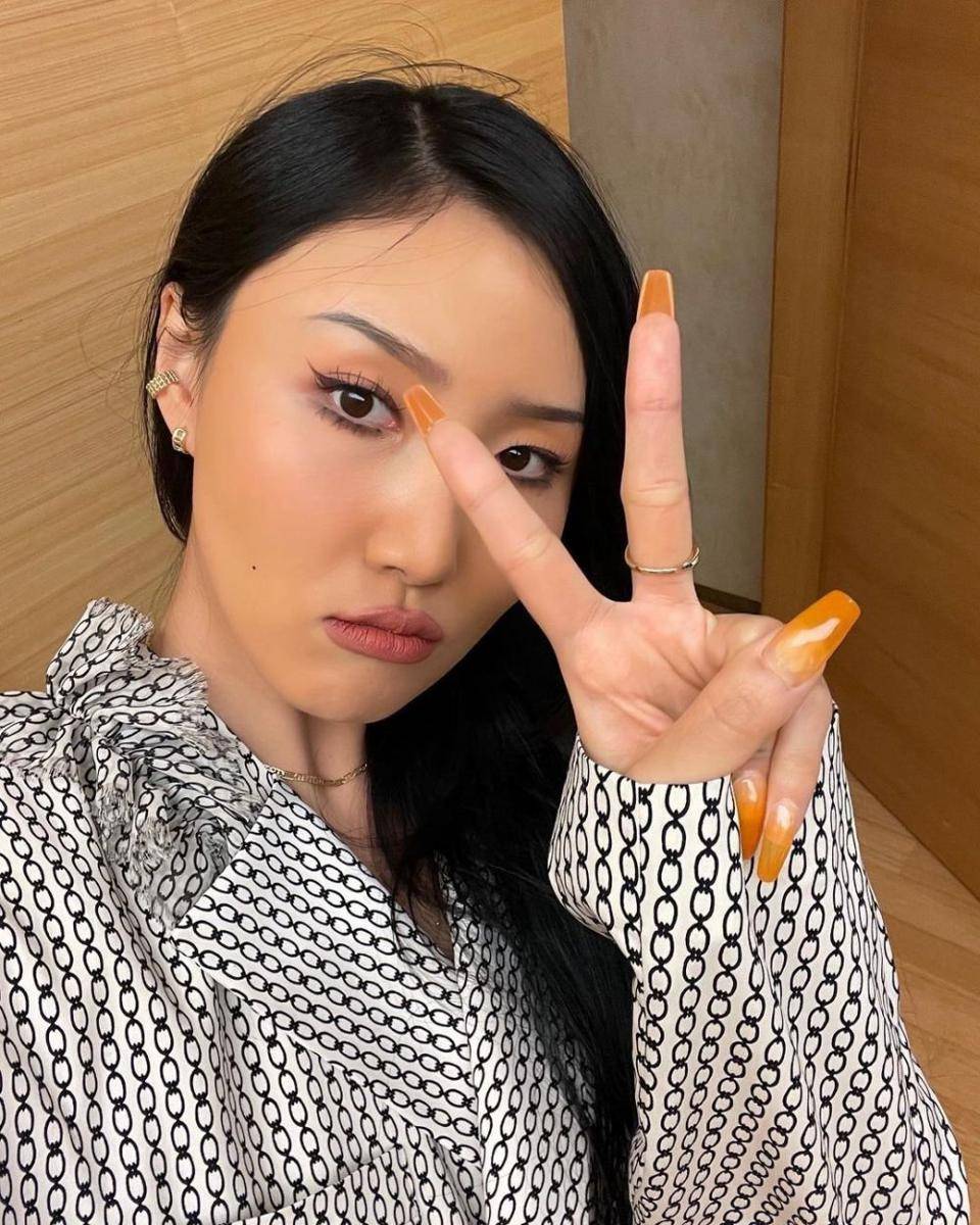 nail art Hwasa Mamamoo (twitter.com/PopnailsK)