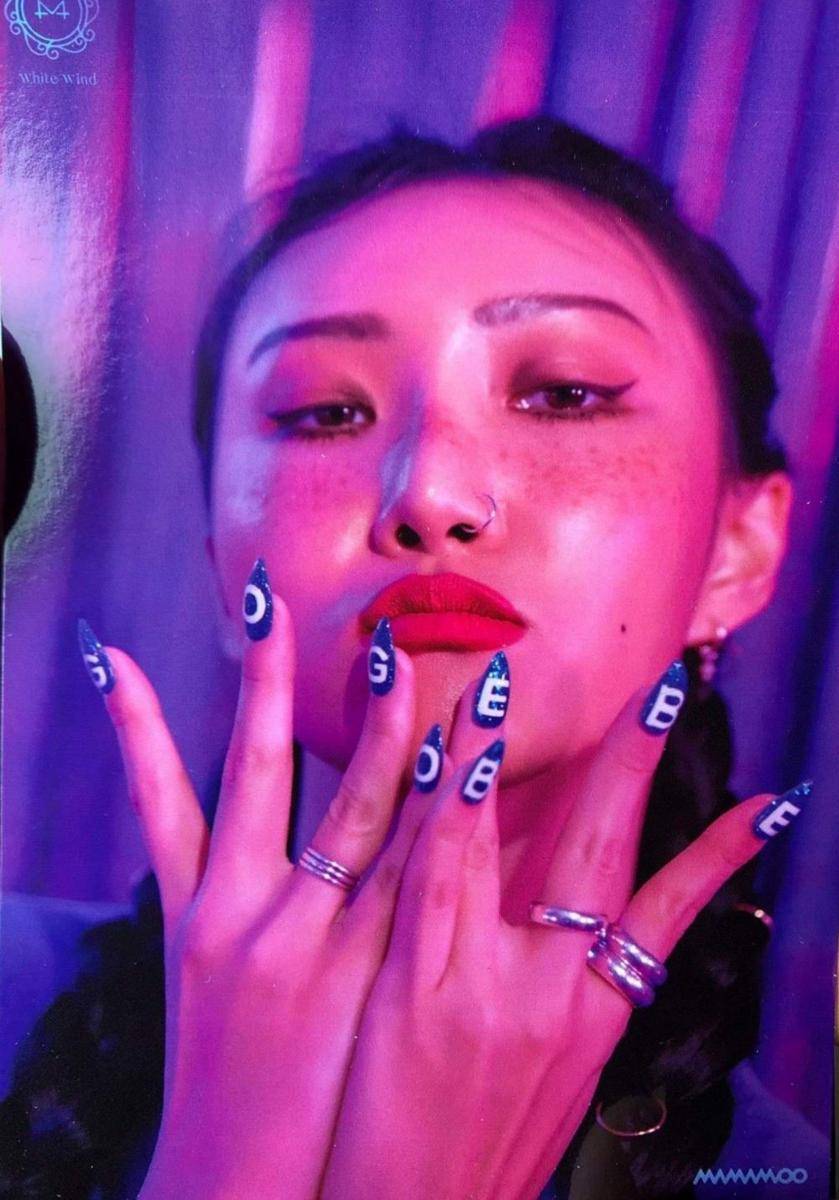 nail art Hwasa Mamamoo (twitter.com/PopnailsK)
