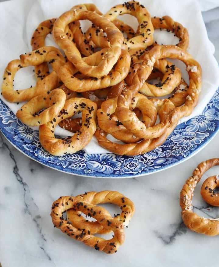 sushki (instagram.com/folklorictable)