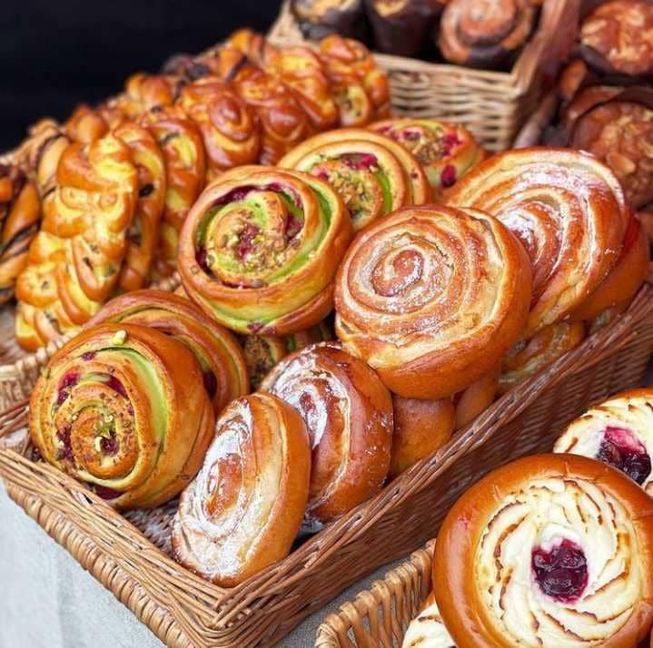 vatrushka (instagram.com/karawaybakery)