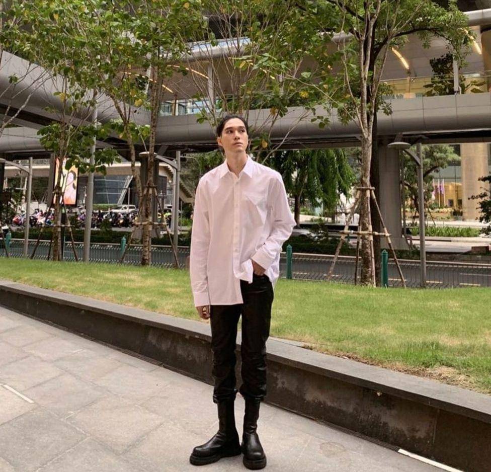 inspirasi outfit jalan-jalan ala Nani Hirunkit. (instagram.com/hirunkit_)