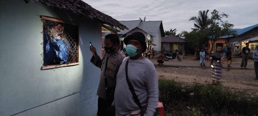 Polisi melakukan olah tempat kejadian perkara dan memintai keterangan saksi soal kematian Asiah(Dok.istimewa)