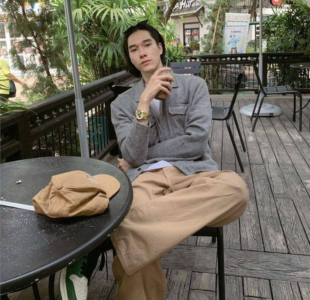 inspirasi outfit jalan-jalan ala Nani Hirunkit. (instagram.com/hirunkit_)