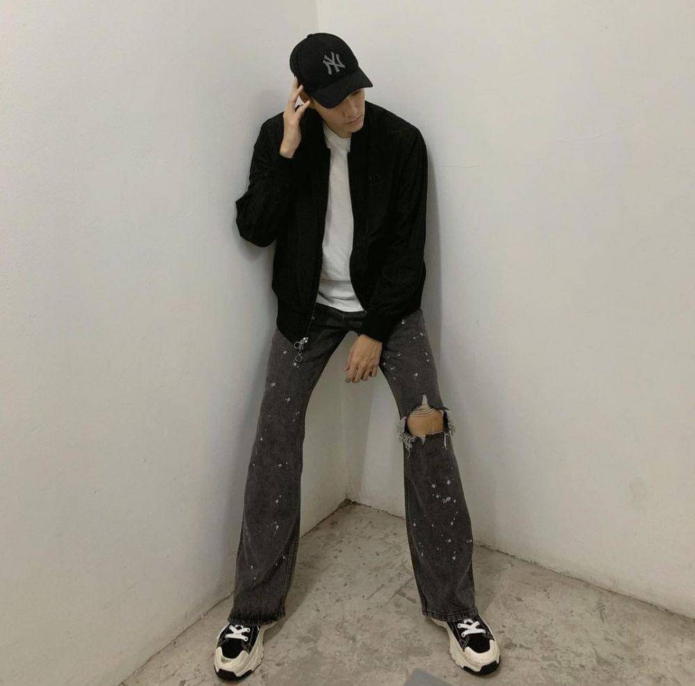 inspirasi outfit jalan-jalan ala Nani Hirunkit. (instagram.com/hirunkit_)