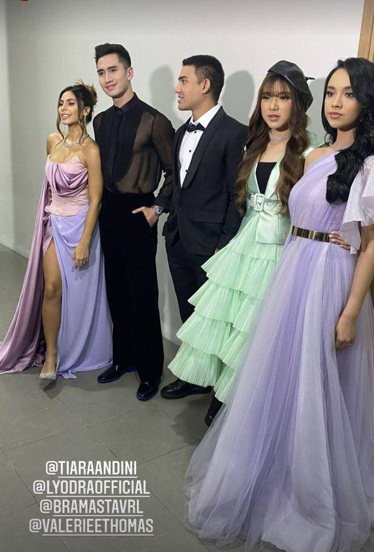 Outfit Valerie di Insert Fashion Awards 2022. (instagram.com/axelmatthewthomas)