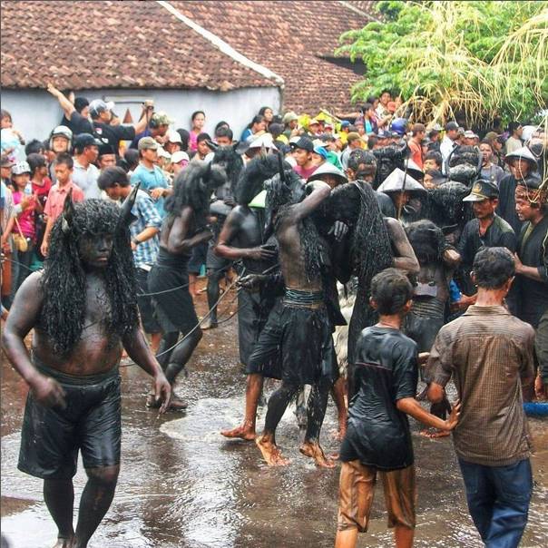 Upacara Kebo-keboan/ Instagram @nusaku.id