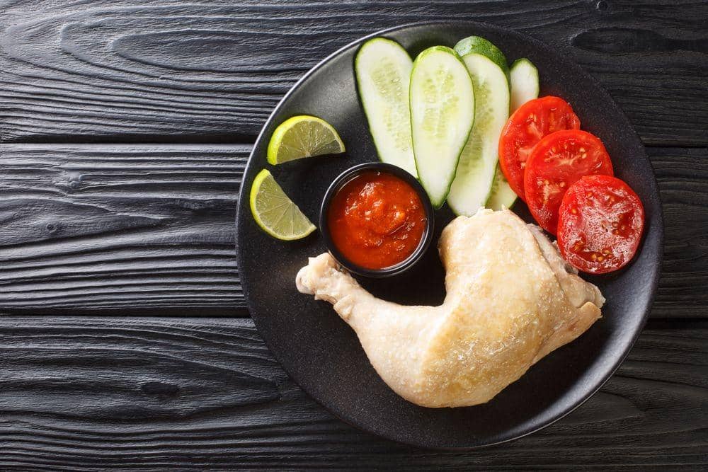 Menu khas Sumatera Barat, ayam pop (Shutterstock/AS Food studio)