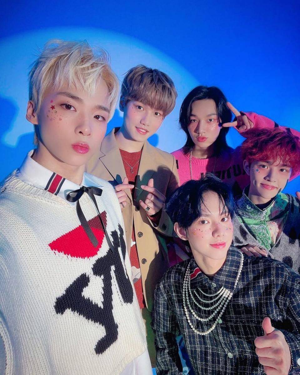 MCND (instagram.com/mcnd_official)