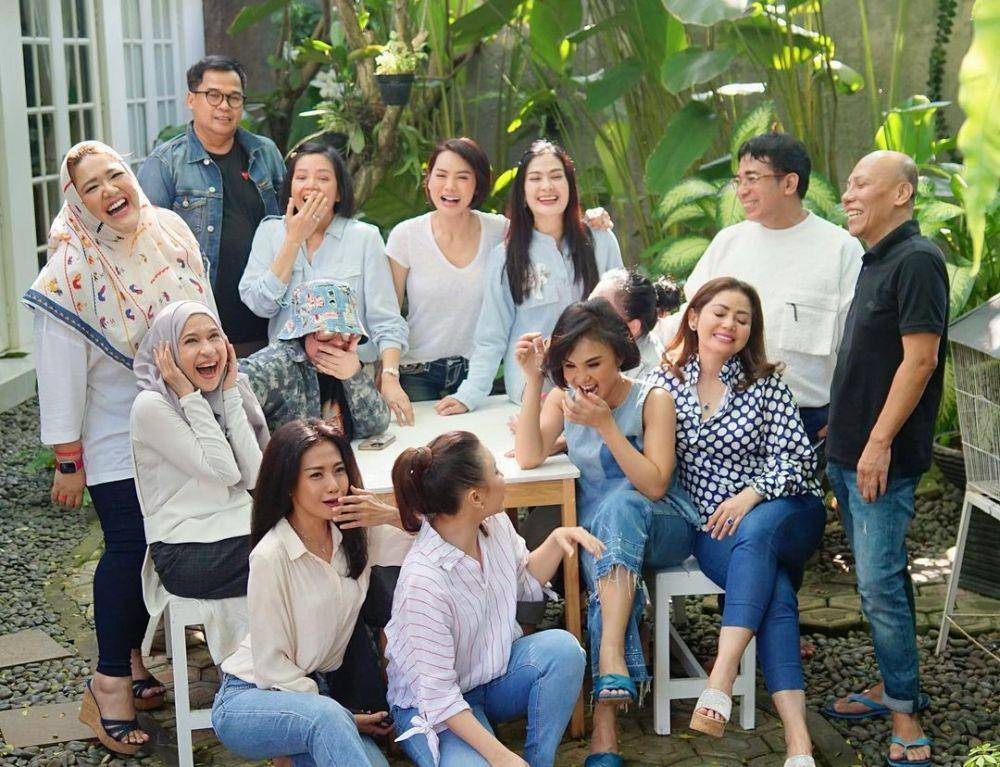 Adu Gaya Yuni Shara dan Kristina Dangdut (instagram.com/yunishara36)