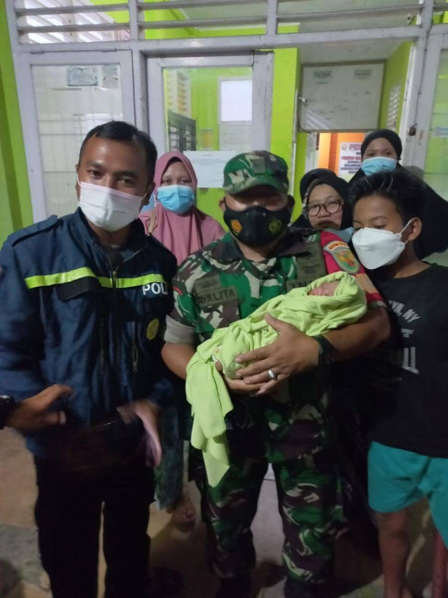 Pasutri Bandar Lampung Temukan Bayi di Kebun Singkong