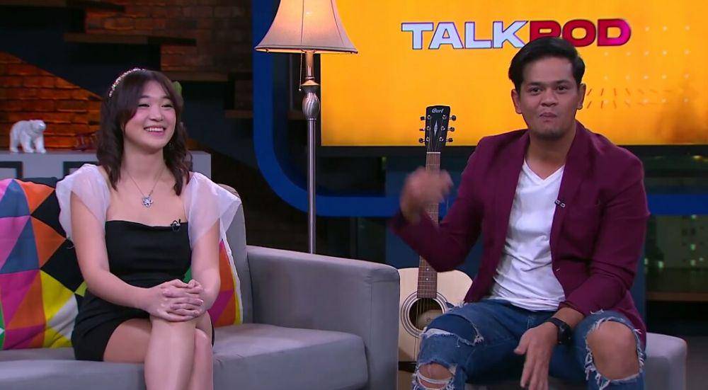 Livy Renata bareng para artis (youtube.com/MALAM MALAM NET.)