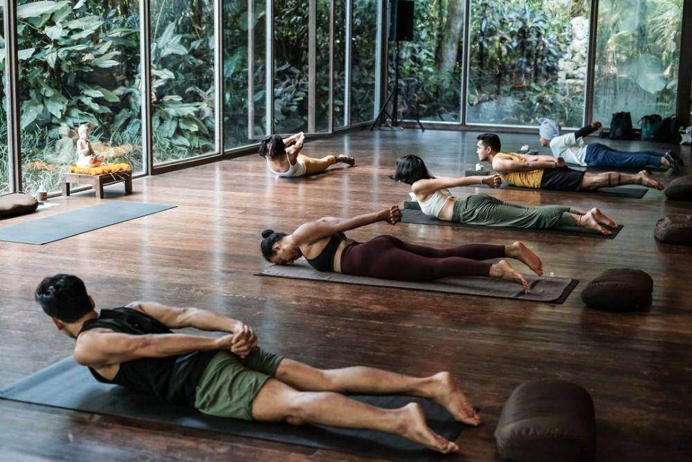 The Yoga Barn (instagram.com/theyogabarn)
