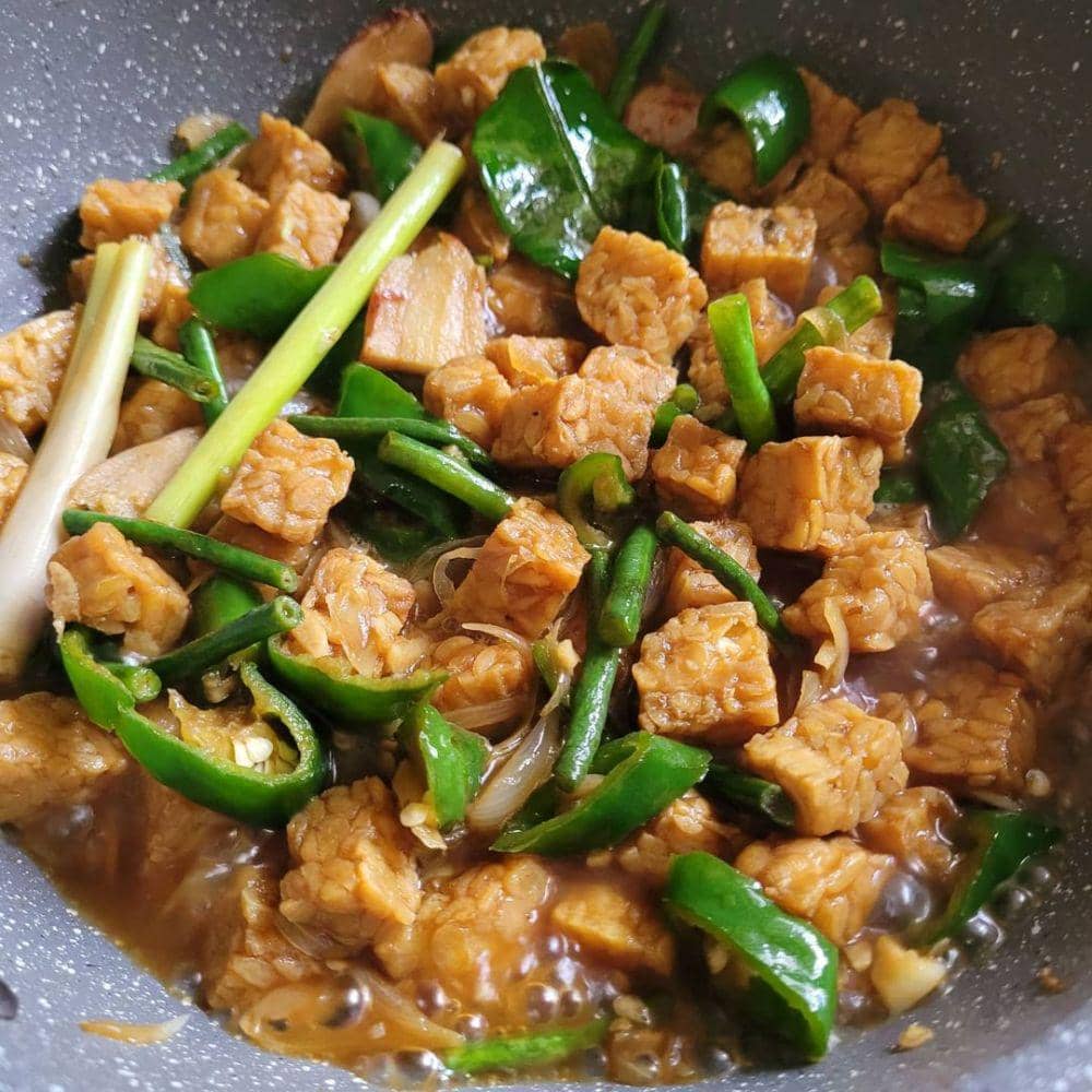 ilustrasi menumis tempe (instagram.com/dapur_momandme)